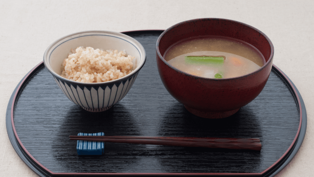 美肌効果を得るために玄米と合わせて食べたい食品